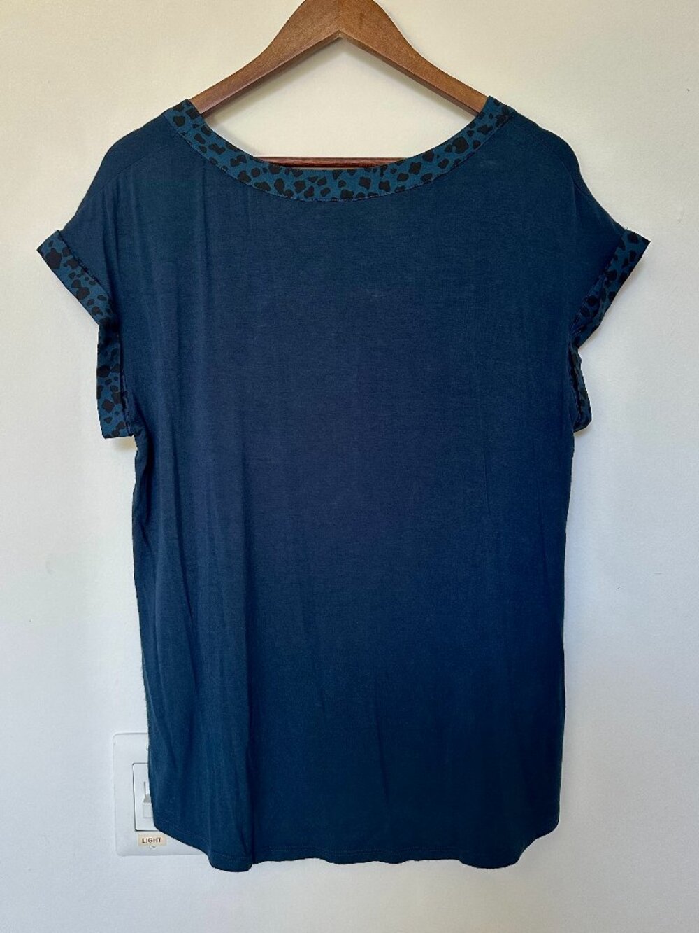 Fortune + Ivy Teal Blue & Black Cheetah Print V-Neck Blouse in Size L 💙 🐆 - Picture 2 of 4